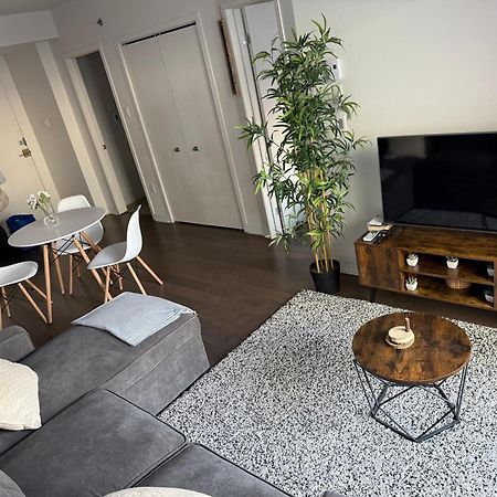 Condo In The Heart Of Downtown Montreal Exterior photo